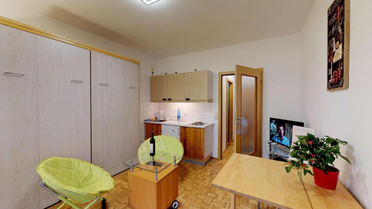 Ferienwohnung Vintage Garconiere Mit Balkon - 25 M2 Gmunden Exterior foto